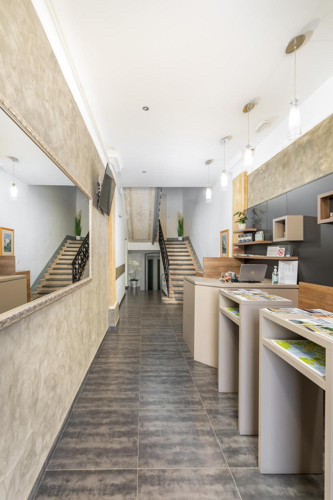 Boutique Suites Joyce Pula Exterior photo