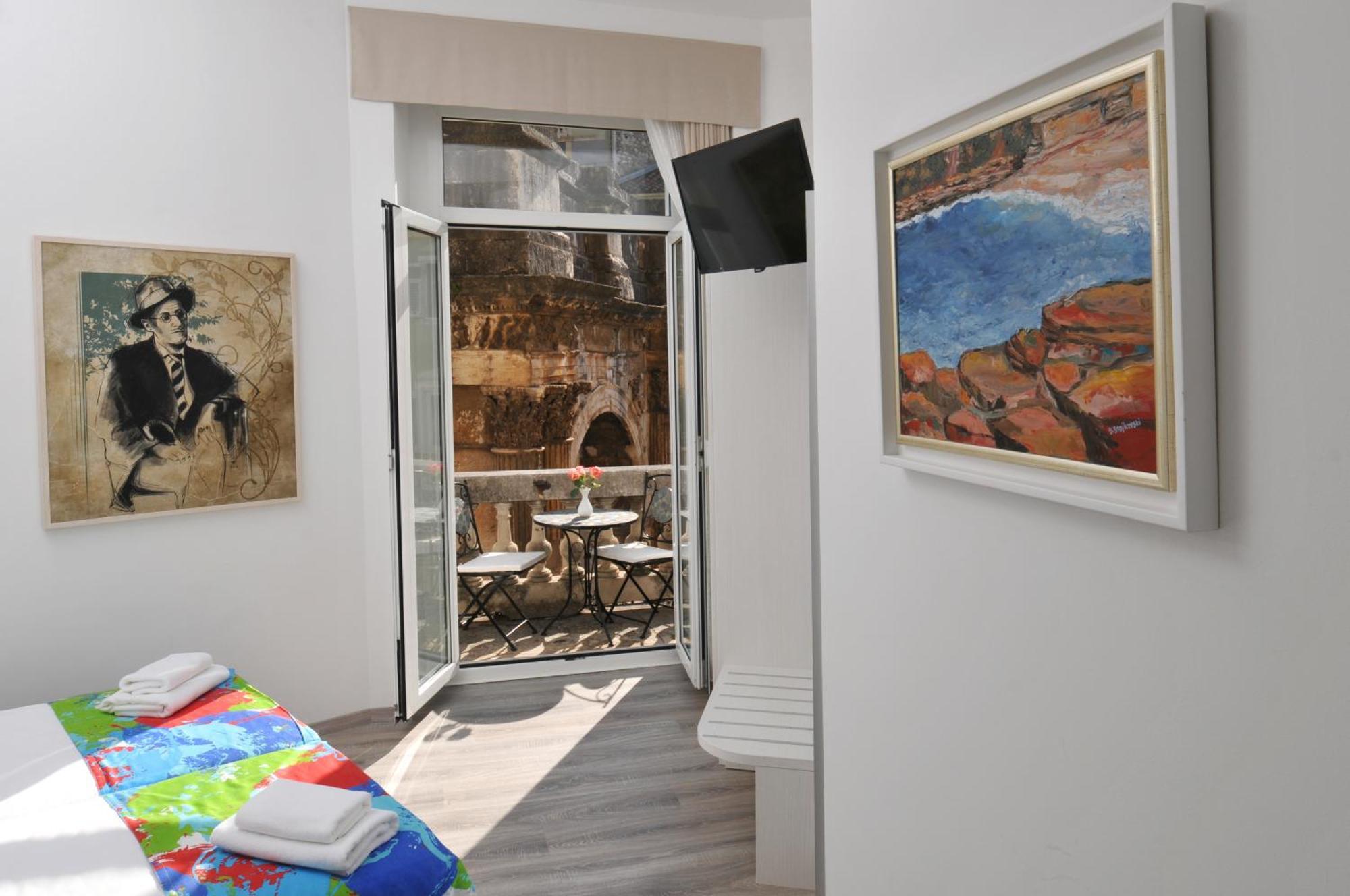 Boutique Suites Joyce Pula Room photo