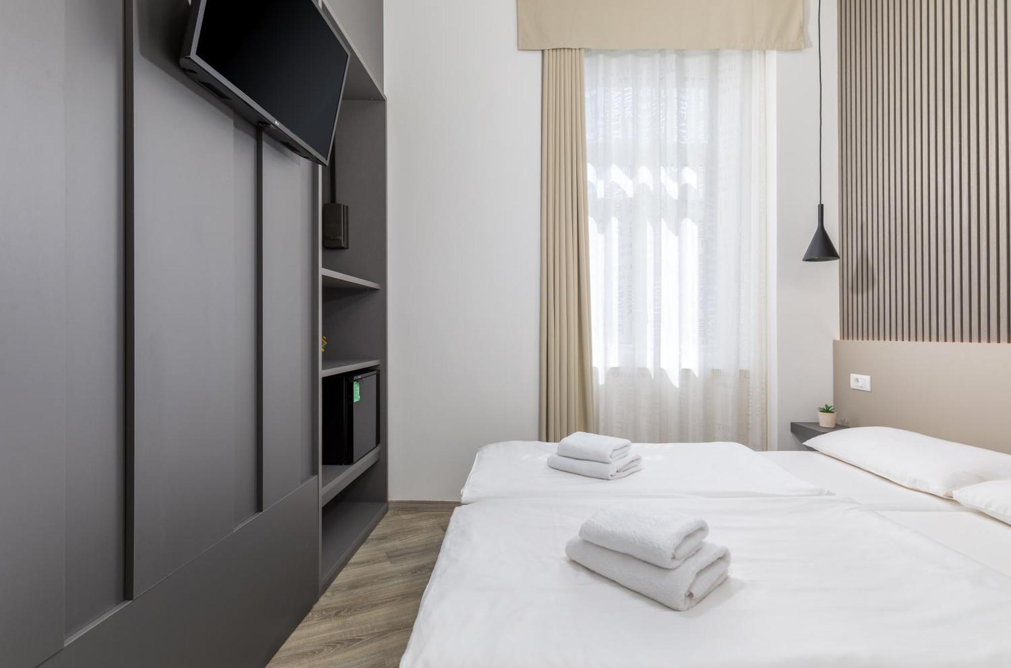 Boutique Suites Joyce Pula Exterior photo